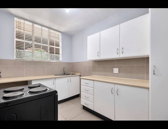 2 BEDROOM APARTMENT FOR SALE IN SANDOWN